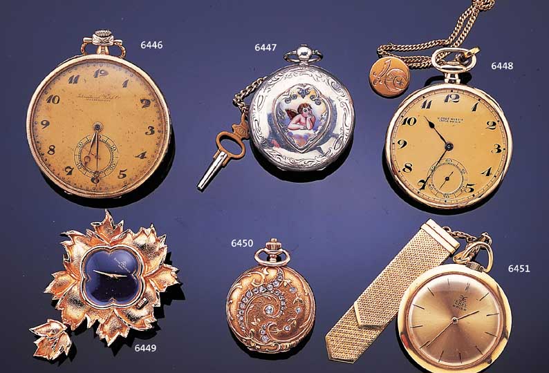 BAUME & MERCIER DAMENANHäNGEUHR REF.-NR. 415687/38262, SCHWEIZ UM 1968, AUFWEND. GG 750/000-GEH. INCL. ÖSE IM HERBSTLAUBDEKOR, BODEN ...