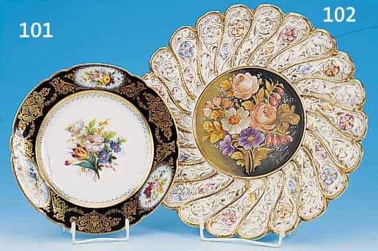ZIERTELLER, SAN MARINO, 20ER/30ER JAHRE, FAYENCE, BUNTE BLUMENMALEREI, GOLDSTAFFAGE, D. CA. 33.5 CM