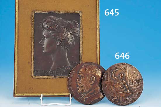 ZWEI PLAKETTEN, UM 1900, BRONZE, RELIEF. DARST., 1 X SCHMIED BEI DER ARBEIT; 1 X PROFIL- DARST., BEZ. WILH. LORENZ, 1876-1901, SIGN. R. ...