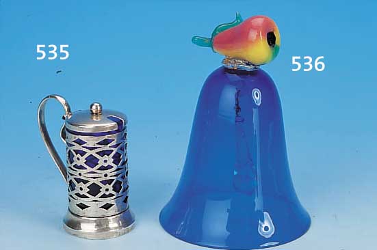 GEWüRZTöPFCHEN, UM 1910, 835 SILBER, ABSTR. DURCHBRUCHARBEIT, BLAUER GLASEINSATZ, H. 7,5 CM,