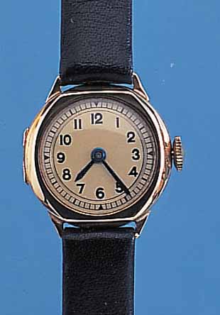 KONVOLUT: 3 GOLDDAMENARMBANDUHREN FüR DEN DEUTSCHEN MARKT, 2X ZENTRA, 1X ANONYM, ALLE GG 585/000, ZEITL., GEFERT. UM 1938-CA. 1964, LEDERB., 2X ...