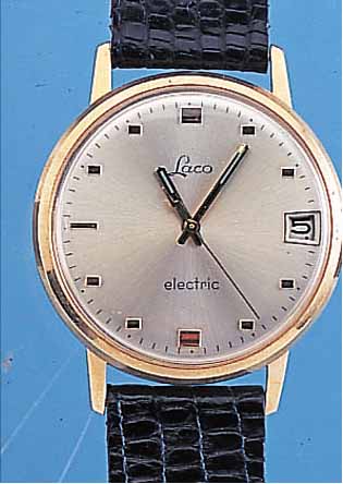 KONVOLUT: 4 LACO HERRENARMBANDUHREN ELEKTRIK, UNGETR. LAGERW. M. ORIG.-VERKAUFSLOGO U. LEDERB., DEUTSCHLAND UM 1968, 2X M. NEUEN BATTERIEN ...