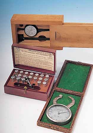 UHRMACHERWERKZEUG, 2X MESSGERäT, SCHNELL- TASTER, GENAUIGKEIT 1/10 MM IM ORIG.-ETUI, VOLL VERWENDB., 1X 1/100 TASTER VON KARL MAHR, ...