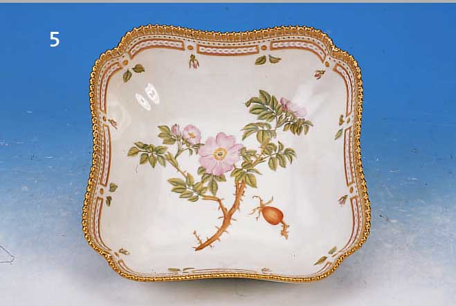 SALATSCHüSSEL, ROYAL KOPENHAGEN, FLORA DANICA,90ER JAHRE, PORZELLAN, SCHöNE BEMALUNG, REICHE GOLDSTAFFAGE, 22 X 22 CM