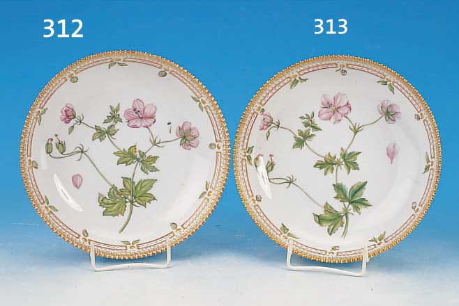 SALATSCHüSSEL, ROYAL KOPENHAGEN, FLORA DANICA,90ER JAHRE, PORZELLAN, SCHöNE BEMALUNG, REICHE GOLDSTAFFAGE, D. 20 CM