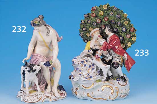 PORZELLANFIGUR, POTSCHAPPEL, UM 1870/80, GALANTES PAR MIT HüNDCHEN VOR BLüHENDEM BAUM, BUNTE BEMALUNG, GOLDSTAFFAGE, H. CA. 20 CM, NACH ENGL. ...