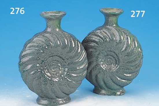 VASE, FRANKREICH , PRIMAVERA, UM 1930, KERAMIK, RELIEFIERTE WANDUNG MIT GRüNER LAUF- BZW. KRISTALLGLASUR, H. CA. 28 CM