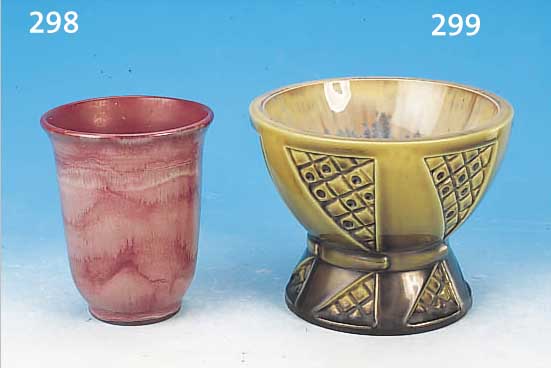 VASE, SEVRES, SIGN. DELACHENAL, 30ER JAHRE, BRAUNES STEINGUT MIT DUNKELROTEN UND GRAUEN LAUFGLASUREN, H. CA. 13,5 CM