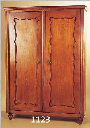 SCHRANK, WOHL ÖSTERREICH/UNGARN, UM 1870, EICHE MASSIV, VERTIEFTE TüRFüLLUNGEN, ALTERSBEDINGT BESCHäDIGT, OHNE SCHLüSSEL, H. 173 CM
