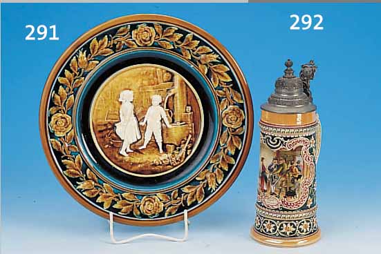 BIERKRUG, DEUTSCH, UM 1900, FEINSTEINZEUG, BUNTE BEMALUNG EINER LäNDLICHEN SZENE, BEZ.: ABSCHIED VON DER SENNERIN, RELIEFIERTER EDEL- ...