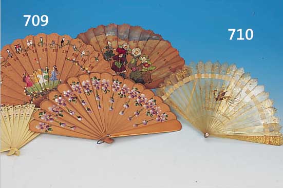 12 TANZSTUNDENFäCHER, DEUTSCH, UM 1900/20, 9 AUS BUCHE- U. KIRSCHHOLZ U. 3 AUS ZELLOLOID,BEMALT, BLUMENKINDER NACH KRAIDORF BEMALT, BEZ. ...