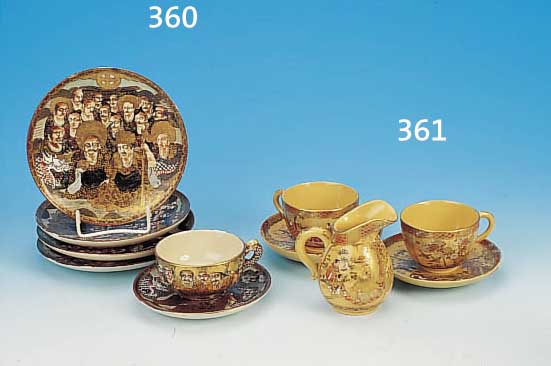 SECHS TEILE AUS TEESERVICE, JAPAN, UM 1880, STEINZEUG, BUNT BEMALT, REICHE PERSONENSTAF- FAGE: BEST. AUS 4 KUCHENTELLERN, D. 17 CM, 1 TASSE MIT ...
