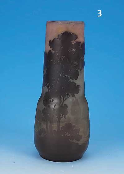 GROßE VASE, GALLé, UM 1925, SCHICHTGLAS, H. 30 CM, BRAUN UND GRüN üBERFANGEN, ZWISCHENGLAS PARTIELL ROSAF. ...