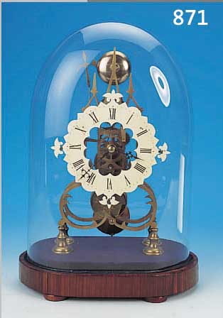 SKELETTUHR, FRANKREICH, UM 1880/1900, FURNIERTER HOLZSOCKEL, GLASDOM, FILIGRAN SKELETTIERTES MESSINGPLATINENWERK, GIEBEL IN ...