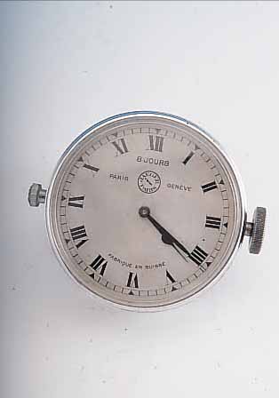 JAEGER PARIS 8-TAGE-EINBAUUHR, HIER AUF ACRYLERSATZSTäNDER, EINBAUD. CA. 80 MM, VERS. BLATT, FERT. SCHWEIZ UM 1935, GEHFäHIG/ INTAKT, ...