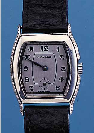 MOVADO HERRENARMBANDUHR, REF.-NR. 21613, SCHWEIZ UM 1935, 935ER SILBER, SCHARNIERBODEN,TONNENFORM, RAND SCHMUCKGEPR., BOMB. MINERAL- GL., REST. ...