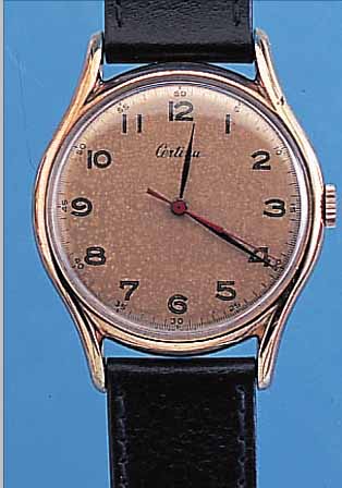 CERTINA HERRENARMBANDUHR, SCHWEIZ UM 1946, METALL VERG., EDELST.-BODEN GEDR., ORIG.- BLATT ALTERSBED. FARBL. GET., 16 ST., RUNDAN- KERW., KAL. ...