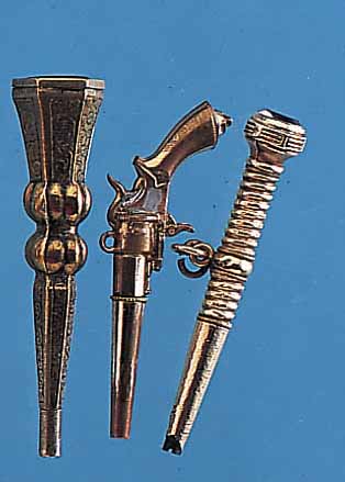 KONVOLUT: 5 TASCHENUHRSCHLüSSEL, TEILW. ENGLAND, TEILW. FRANKREICH, CA. 1820-1860, 1X FEIN RG 750/000, 1X VOLLPLAST. VERG. REVOLVER-DARST., 1X ...