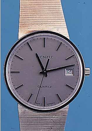 KONVOLUT: 2 KIENZLE HERRENARMBANDUHREN, BEIDE UNGETR. LAGERW., NACH GESCHäFTSAUFL., 1X MODELL SPORT, METALL MASSIV VERG., EDELST.-BAND, 17 ...