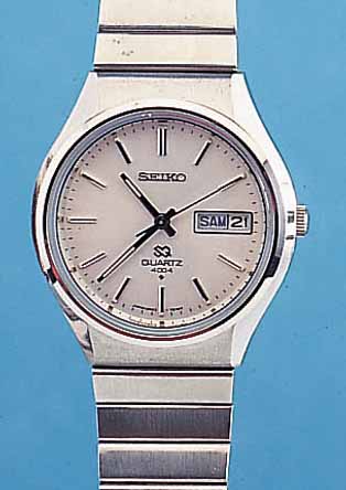 KONVOLUT: 2 HERRENARMBANDUHREN MIT VERSCHIE- DENEN VERKAUFSPHILOSOPHIEN, BEIDE HIGH-TECH-QUARTZWERKE M. ZENTRALSEK., 1X SEIKO, JAPAN UM1988, ...