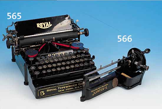 SCHREIBMASCHINE ROYAL 5, NEW YORK USA, AB 1911, METALL, 20 X 36 X 35 CM, ALTERSSPUREN