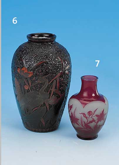 KL. VASE, ARGENTAL, UM 1912/15, FARBLOSES GLAS, ROT üBERFANGEN, H. 10 CM, GEäTZTER DEKOR, GESCHNITTEN UND ...