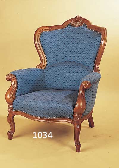 ARMLEHNSESSEL, DEUTSCH, UM 1870, , NUßBAUM, MIT KLEINEN SCHNITZEREIEN, POLSTERUNGUND BEZUG ERNEUERT, H. CA. 100 CM, SH. CA. 40 CM