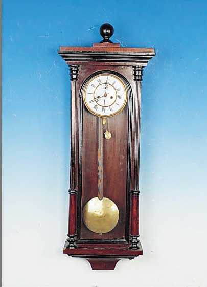 WANDUHR, GUSTAV BECKER MIT LENZKIRCH-WERK, UM 1880, VERZIERTES HOLZGEHäUSE, AUFSATZ UND 1 SEITENVERGLASUNG FEHLT, UNTERE VERZIERUNG LOSE, ...