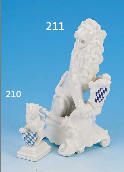 SKULPTUR, NYMPHENBURG, 30ER JAHRE, PORZELLANH. 23 CM, WAPPENLöWE, NR. 913