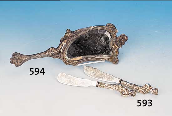 2 MESSER, DEUTSCH, UM 1900, SILBER, 1X KäSE UND 1X BUTTERMESSER, GRIFFE IN FORM VON KYREATHITEN, L. CA. 21 CM