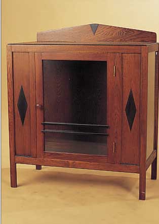 KLEINE VITRINE, ENGLAND, 20ER JAHRE, NUßBAUMFURNIER, 116 X 43 X 26 CM
