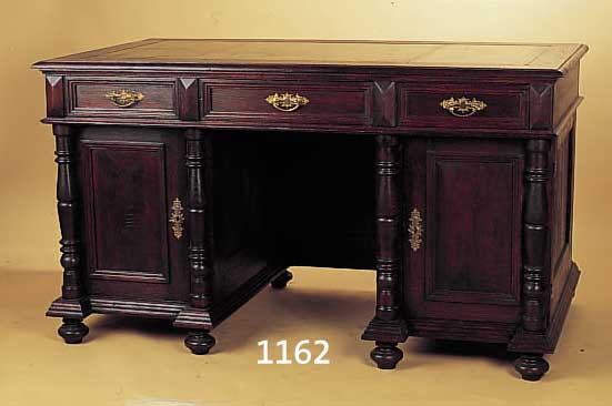 SCHREIBTISCH, GRüNDERZEIT, UM 1880, EICHE MASSIV, MIT GRüNER LEDERPLATTE, FREI STELLBAR, DREI SCHUBLADEN, ZWEI EINLEGEBöDEN, 79 X 140 ...