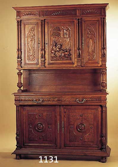 AUFSATZBUFFET, BELGIEN, UM 1890, EICHE MAS- SIV, REICH GESCHNITZT, JAGDSZENE, VOLLSäULEN- DEKOR, L. ALTERS- UND GEBRAUCHSSCHäDEN, M. 226X 139 X 55 ...