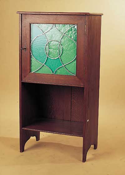 JUGENDSTILSCHRäNKCHEN, DEUTSCH, UM 1900, EICHEFURNIER, 100 X 52 X 36 CM, GRüNE BLEIVERGLASUNG