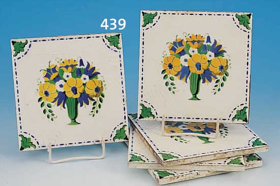 100 FLIESEN, DEUTSCH, UM 1910, KERAMIK, BUNT BEMALT, 15 X 15 CM, BLUMENMOTIV