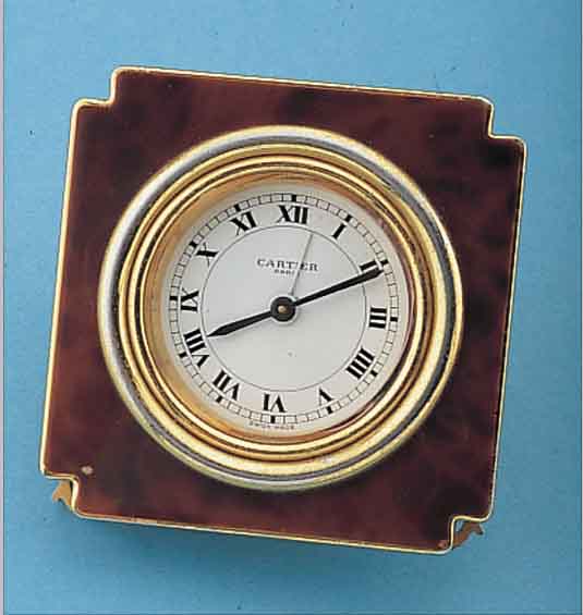 CARTIER TISCHWECKER, REF.-NR. 7512/06733, SCHWEIZ UM 1965, METALL VERG., CHINALACK BER.,EMAILFARB. KONTRASTZIFFERBL., 15 ST., SCHWEI- ZER ...