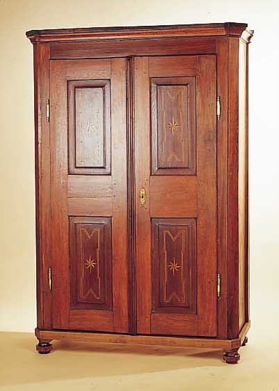 SCHRANK, ÖSTERREICH, UM 1800/20, EICHE MASSIV, 190 X 140 X 58 CM, TüREN MIT FALTSTERNINTARSIEN, POLYGONALE ...