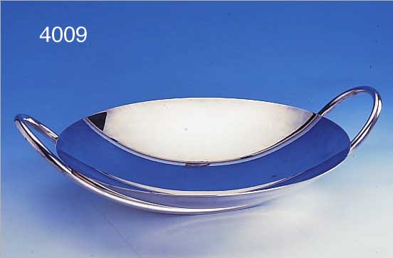 ANBIETSCHALE, SABATINI, ITALIEN, , METALL VERSILBERT, ZEITLOSE, GLATTE FORM, STANDRING IN 2 GRIFFEN ENDEND, DADURCH WIPP- EFFEKT, ...