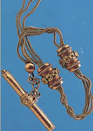 TASCHENUHRKETTE MIT SCHLüSSEL ALS KNEBEL, BICOLOR, ROSE-G./GG 750/000, FRANKREICH UM 1835, DREIREIHIG M. 2 SCHIEBERN, SICHERHEITS- ...