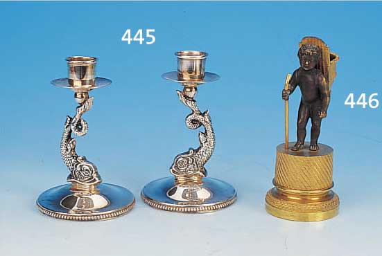 BRONZEFIGUR, FRANKREICH, 1. HäLFTE 19. JH., KIEPENTRAGENDER PUTTO, Z.T. FEUERVERGOLDET UNDZISELIERT, H. CA. 14 CM