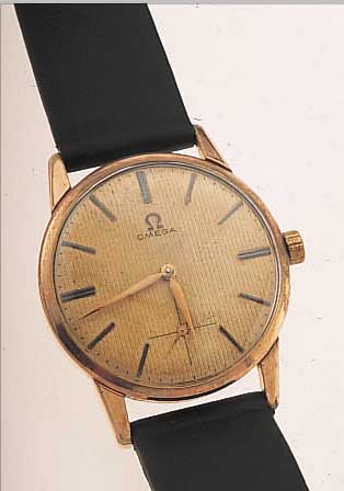 KONVOLUT: 2 HERRENARMBANDUHREN SCHWEIZER PRODUKTION, BEIDE METALLGEH. M. GG-AUFLAGE, 1X OMEGA, EDELST.-BODEN GEDR., GUILL. ORIG.- BLATT, ...
