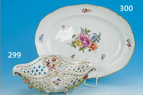 OVALE PLATTE, MEISSEN, UM 1880/90, PORZELLAN, BLUMENBOUQUETMALEREI, L. 38CM, GOLDRAND