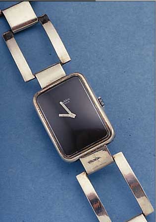 LEBLIN DAMENARMBANDUHR, UM 1974, 800ER SILBER, BODEN GEDR., BLATT REST., RUNDANKERW.,17 ST., HANDAUFZUG, L. CA. 19 CM, LT. EINL. WURDE UHR ...