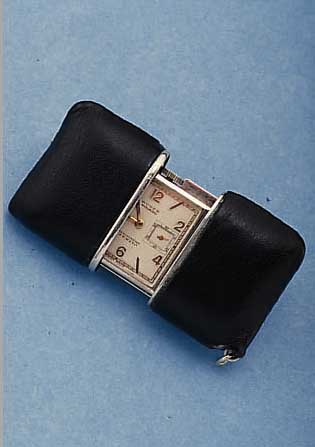 MOVADO REISESCHIEBEüHRCHEN HUBER/ERMETO, NICKEL, BEIDE SCHALEN LEDERBEZ., VERS. BLATT M. VERT. KL. SEK. BEI 3, HANDAUFZUG, 15 ST., KAL. 150MN, ...