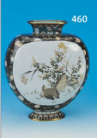 GROßE VASE, JAPAN, WOHL ANDO JUBEI, UM 1900/05, CLOISONNE, H. 33.5 CM, EINE SEITE MIT KIRSCHBLüTENDEKOR, EINE MIT ...