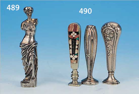 PETSCHAFT, FRANKREICH, UM 1900, METALLGUß BRONZIERT, H. 9 CM, IN FORM EINER ANTIKEN BüSTE