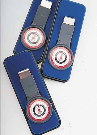 15 HEUER PEDOMETER (SCHRITTMESSER), EIN- STELLBARE SCHRITTLäNGE, ANGABE IN MEILEN U. KILOMETER, AM GüTEL ZU TRAGEN, IM ORIG.-ETUI, UNGETR. ...