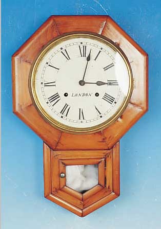 WANDUHR, ENGLAND UM 1910/20, SOG. ACT OF PARLAMENT CLOCK, HOLZGEHäUSE, 2 GLASTüREN, ME-TALLZIFFERBLATT, SKEL. MESSINGPLATINENWERK, GEM. ...