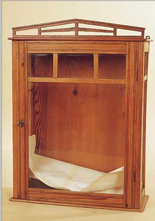 WANDSCHRäNKCHEN, JUGENDSTIL, UM 1900, WEICHHOLZ, VERGLAST, L. ALTERSSCHäDEN, 70 X 51 X 19 CM