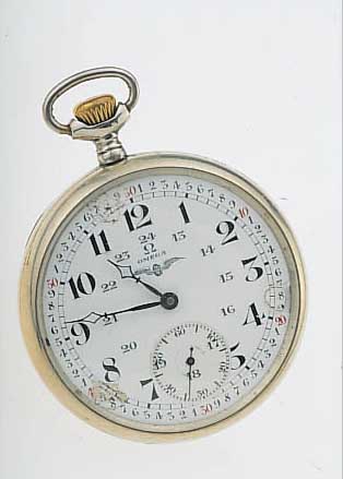 OMEGA HERRENTASCHENUHR EISENBAHNER, SCHWEIZ UM 1927, KAL. 19LB, EMAILBL. REP. BEI 4, 8 U. 12, GEFLüGELTES RAD AUF BLATT U. RüCKS., MONO-GR. ...